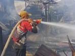 Tim Karhutla PT Adindo Hutani Lestari Estate Sembakung Ikut Padamkan Kebakaran di Mansalong Nunukan