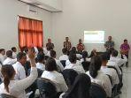 Bupati-Malinau-Wempi-W-Mawa-menyemangati-puluhan-guru-peserta-seleksi-kompetensi-PPPK-dtg.jpg