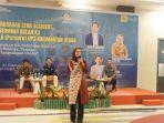 Disnakertrans-Kaltara-Dewi-Parasamya-Wijayanti-saat-memaparkan-materi.jpg