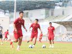FOTO-Pratama-Arhan-di-sela-latihan-Timnas-Indonesia.jpg