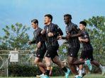 FOTO-Suasana-latihan-Arema-FC-sebelum-hadapi-PSM-Makassar.jpg