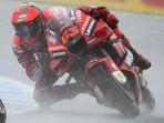Francesco-Bagnaia-trek-basah-MotoGP-011022.jpg