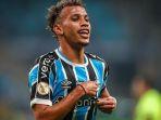 Gelandang-Porto-Alegre-Bitello-123.jpg