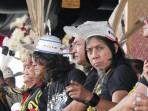 Gitaris-Band-Edane-nonton-pawai-11102025jpg.jpg