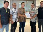 Ketua-Umum-Prabowo-Mania-08-menyerahkan-SK-kepengurusan-di-Kaltara.jpg