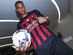 Malick-Thiaw-dari-Schalke-04-resmi-berseragam-AC-Milan.jpg