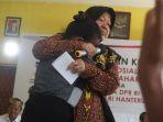 Mensos-Peluk-anak-PMI-02-03112023.jpg