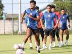 Para-pemain-Persiba-Balikpapan-saat-latihan-kebugaran-fisik.jpg