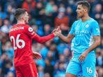 Pemain-Liverpool-dan-Manchester-City-berjabat-tangann-usai-melakoni-pertandingan-di-Liga-Inggris.jpg