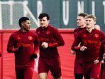 Pemain-MU-melakukan-sesi-latihan-jelang-laga-Champions-League-melawan-Copenhagen.jpg