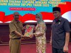 Pemkab-Nunukan-menyerahkan-laporan-pertanggungjawaban.jpg