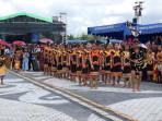 Penampilan-masyarakat-dari-11-etnis-di-Irau-Malinau-271025S.jpg