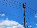 Petugas-PLN-ULP-Nunukan-lakukan-perbaikan-kabel-listrik-srgs.jpg