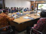 Pjs-Bupati-Malinau-Polymaart-Sijabat-memimpin-konsultasi-publik-srfhb.jpg