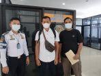 Pria-pemegang-paspor-terbitan-Imigrasi-Cilacap-Jawa-Tengah-tengah-diamankan-tjndn.jpg