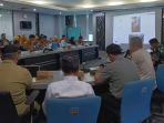 Proses-pelaksanaan-rapat-penyampaian-status-kebencanaan-di-Kaltara-zfhbf.jpg
