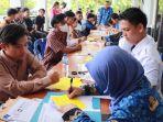Ratusan-para-pencari-kerja-yang-mendaftarkan-diri-pada-Job-Fair-Bulungan-hdf.jpg
