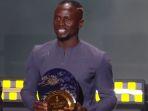 Sadio-Mane-mendapatkan-Socrates-Award.jpg