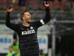 Samir-Handanovic-ketika-memperkuat-Inter-Milan-150923_2.jpg