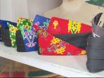 Sasingal-Topi-adat-tidung-dan-dipadukan-dengan-motif-batik-Lulantatibu-041025.jpg