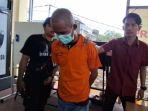 Tampak-pelaku-SP-alias-TL-saat-digelandang-di-Polres-Tarakan-dthd.jpg
