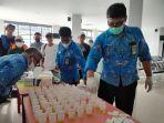 Tes-urine-yang-dilakukan-oleh-BNNK-Nunukan-tjm.jpg