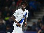 Yann-Bisseck-debut-starter-di-Inter-Milan-091123.jpg