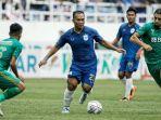 aksi-pemain-psis-semarang-wawan-febrianto.jpg