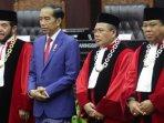 anwar-usman-dan-presiden-jokowi-210322.jpg