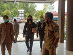 bupati-kabupaten-nunukan-asmin-laura-hafid-saat-sidak-ke-kantor-dinas-kesehatan.jpg