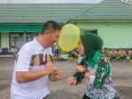 dandim-dan-istri-lomba-joget-balon-05082022.jpg