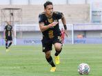 foto-egy-maulana-vikri-di-sela-laga-di-bri-liga-1.jpg