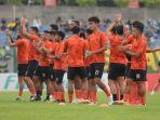 foto-skuat-borneo-fc-di-sela-laga-di-bri-liga-1.jpg