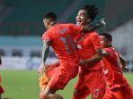 gol-telat-andy-harjito-ke-gawang-bhayangkara-fc.jpg