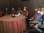 gubernur-kaltara-zainal-arifin-paliwang-di-sela-fgd-bersama-tim-terpadu-di-tarakan.jpg