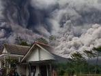 gunung-semeru-meletus-16012021.jpg