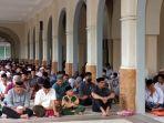 jemaah-salat-hari-raya-idul-adha-1443-h-memadati-masjid-agung-istiqomah.jpg