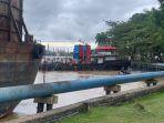 kapal-jenis-tag-boat-menabrak-pipa-intake-pdam-fhb.jpg