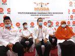 ketua-dpd-pks-nunukan-terpilih-burhanuddin-bersama-7-pengurus-baru.jpg
