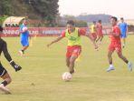 latihan-lagi-borneo.jpg