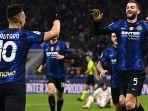 lautaro-martinez-dan-gagliardini-inter-milan-011221.jpg