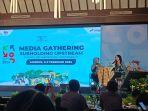 media-gathering-PHE.jpg