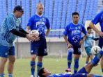 pelatih-persib-bandung-robert-bene-alberts.jpg