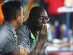 pelatih-persipura-jacksen-f-tiago-24102021.jpg