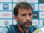 pelatih-persis-solo-leonardo-medina.jpg