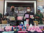 penggagalan-pengiriman-kosmetik-illegal-diduga-dari-malaysia.jpg