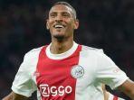 pengganti-erling-haaland-di-dortmund-sebastien-haller-dari-ajax-amsterdam.jpg