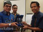 penghargaan-oleh-Kantor-Bahasa-Kaltim-101024_3.jpg