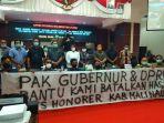 perwakilan-tenaga-honorer-saat-diterima-beraudiensi.jpg