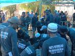 puluhan-warga-potong-sapi-kurban-di-malinau-29062023.jpg